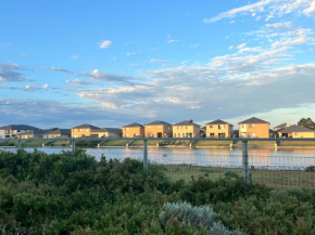 Point Cook Landmark Coastal Wetland Park Villa Free Parking